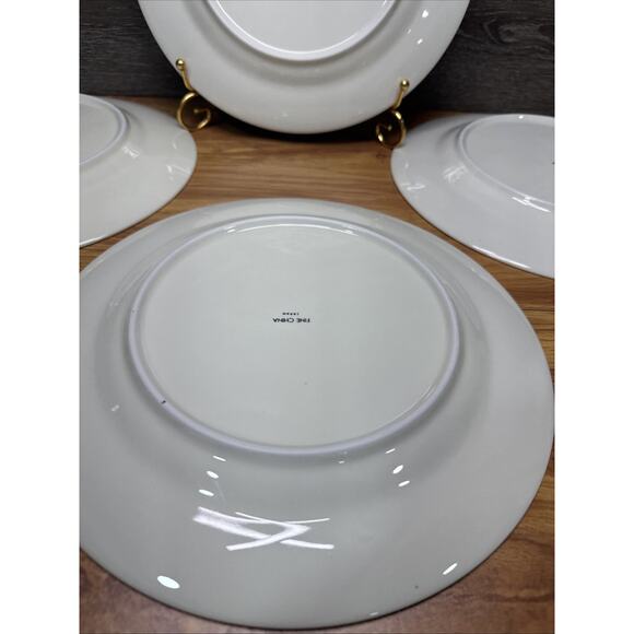 Fine China of Japan Holly & Berries 10-3/8” Dinner Plates Gold Trim ~Set of 4 - Picture 8 of 9